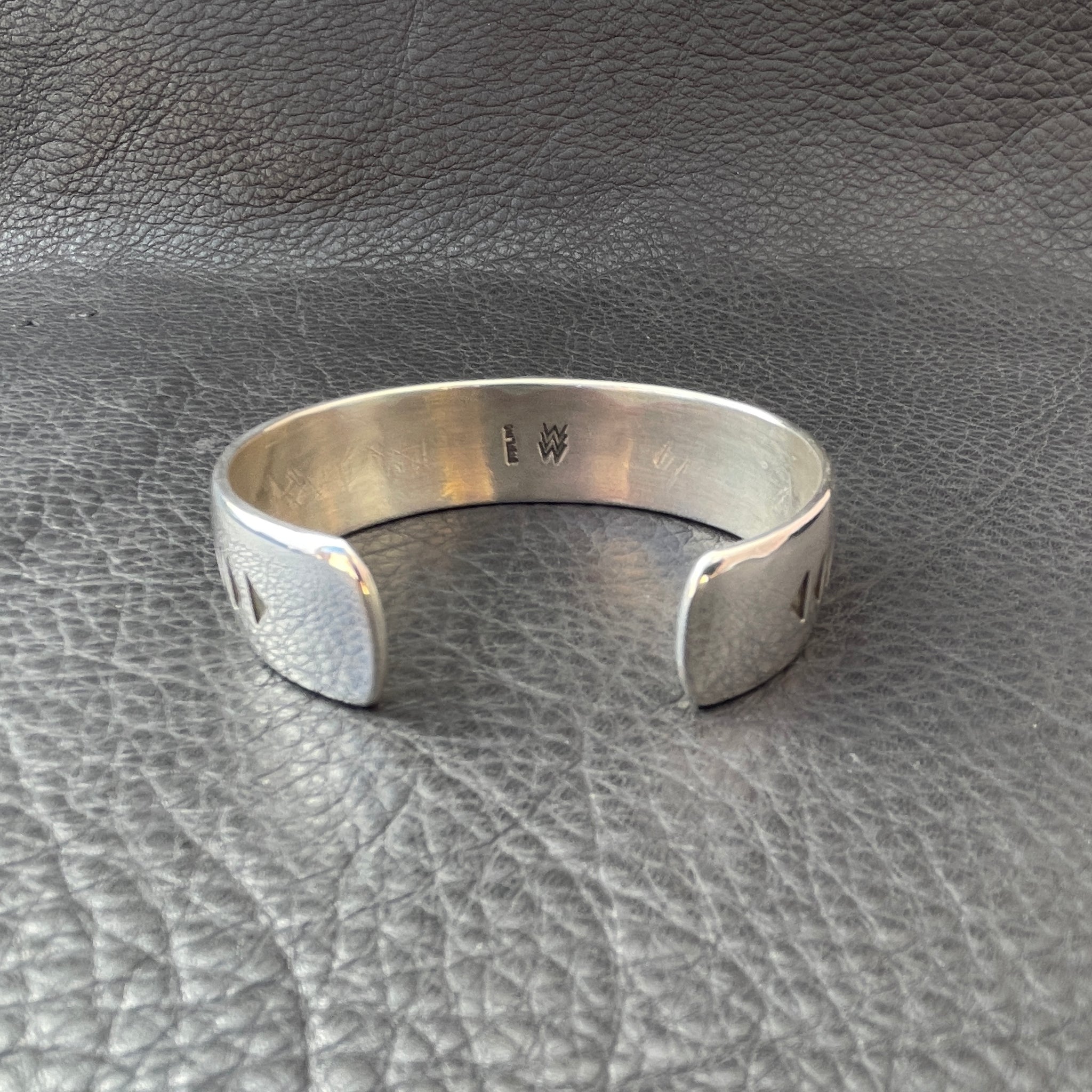 L Momentum Bracelet w/Kingman TQ