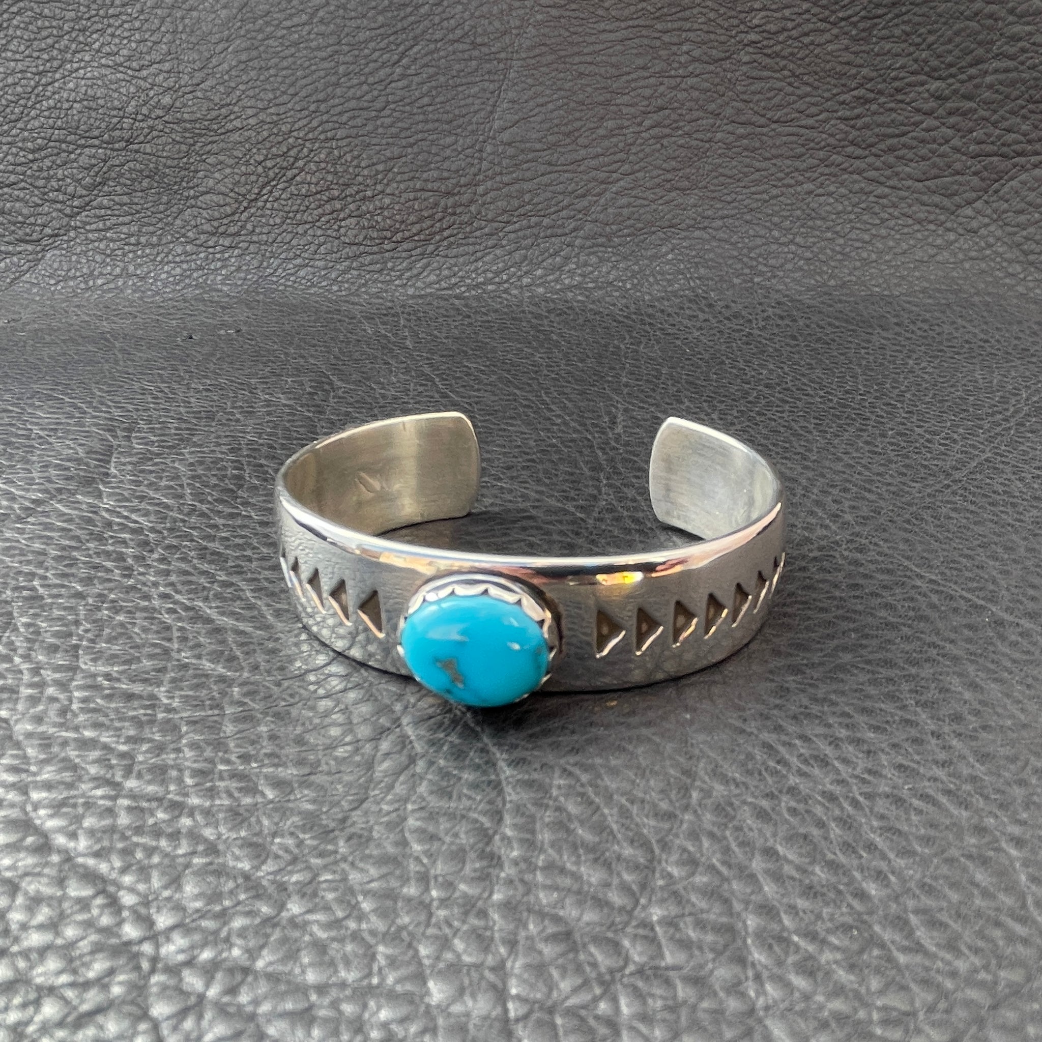 L Momentum Bracelet w/Kingman TQ