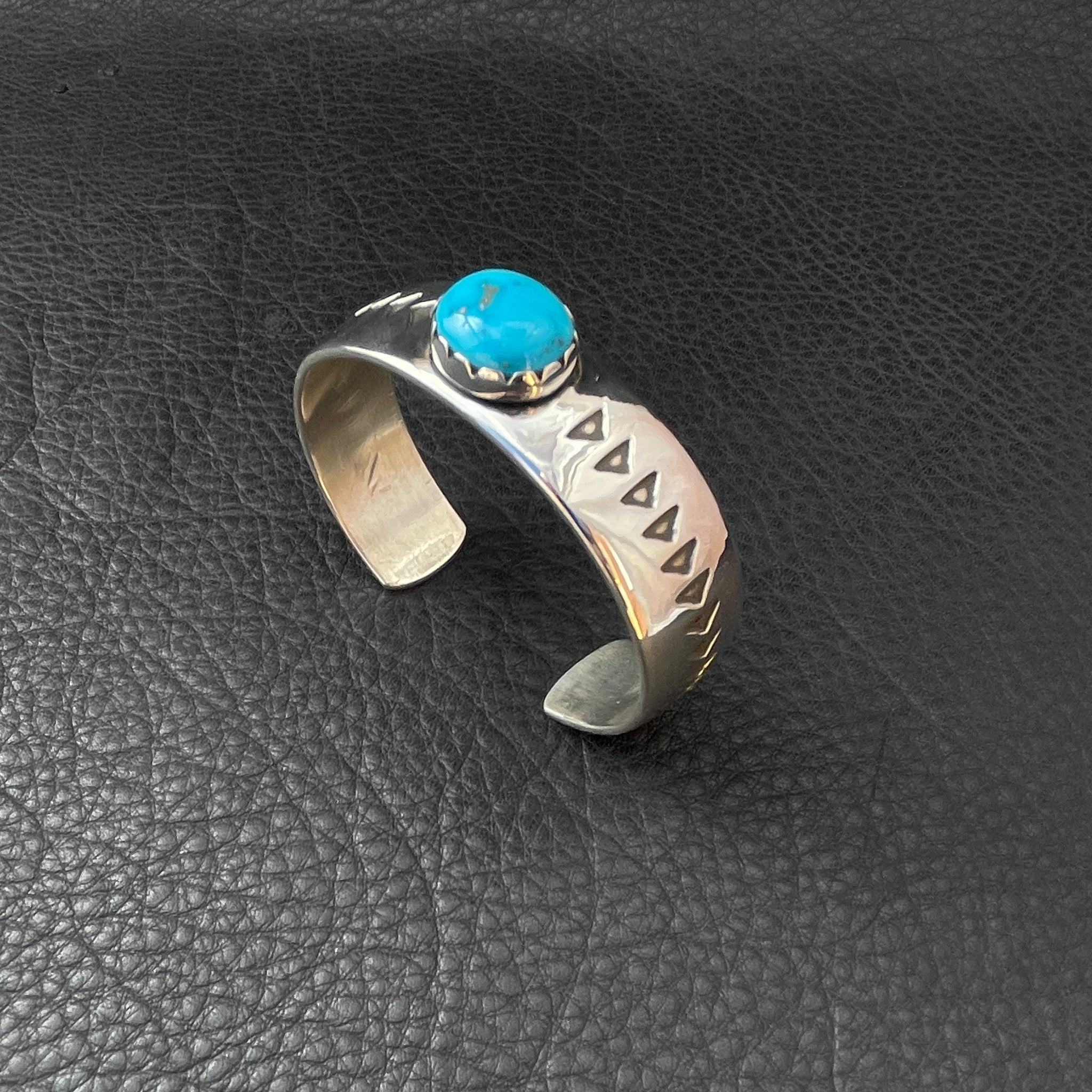 L Momentum Bracelet w/Kingman TQ