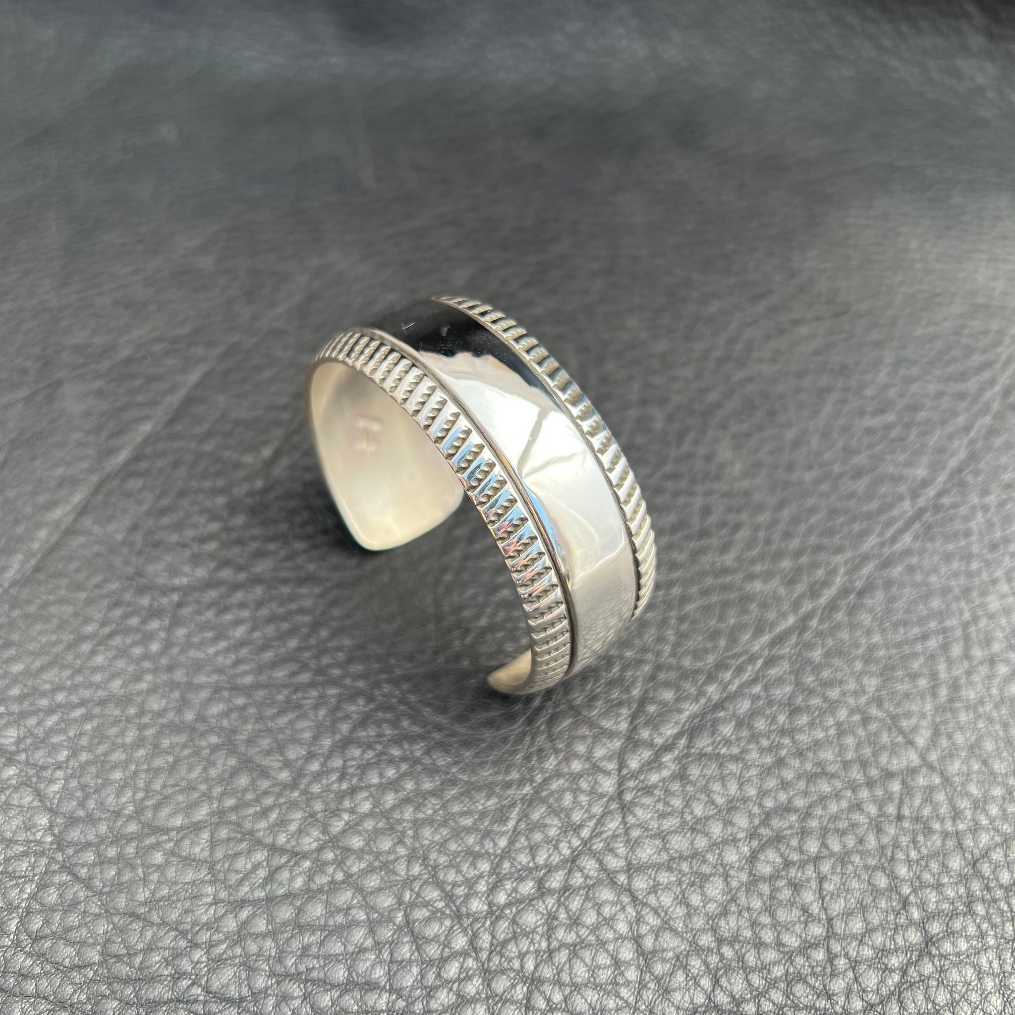 M "Border Design" Bracelet