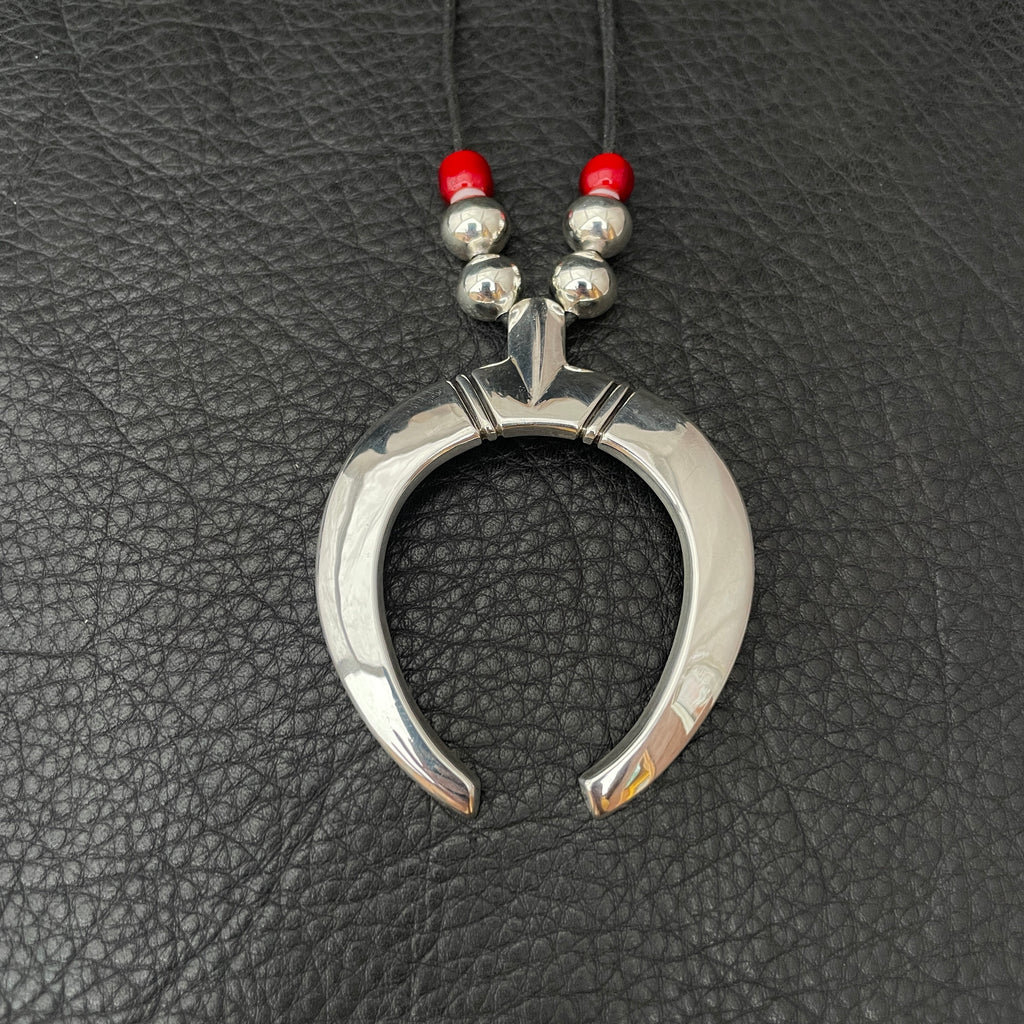 Naja Pendant