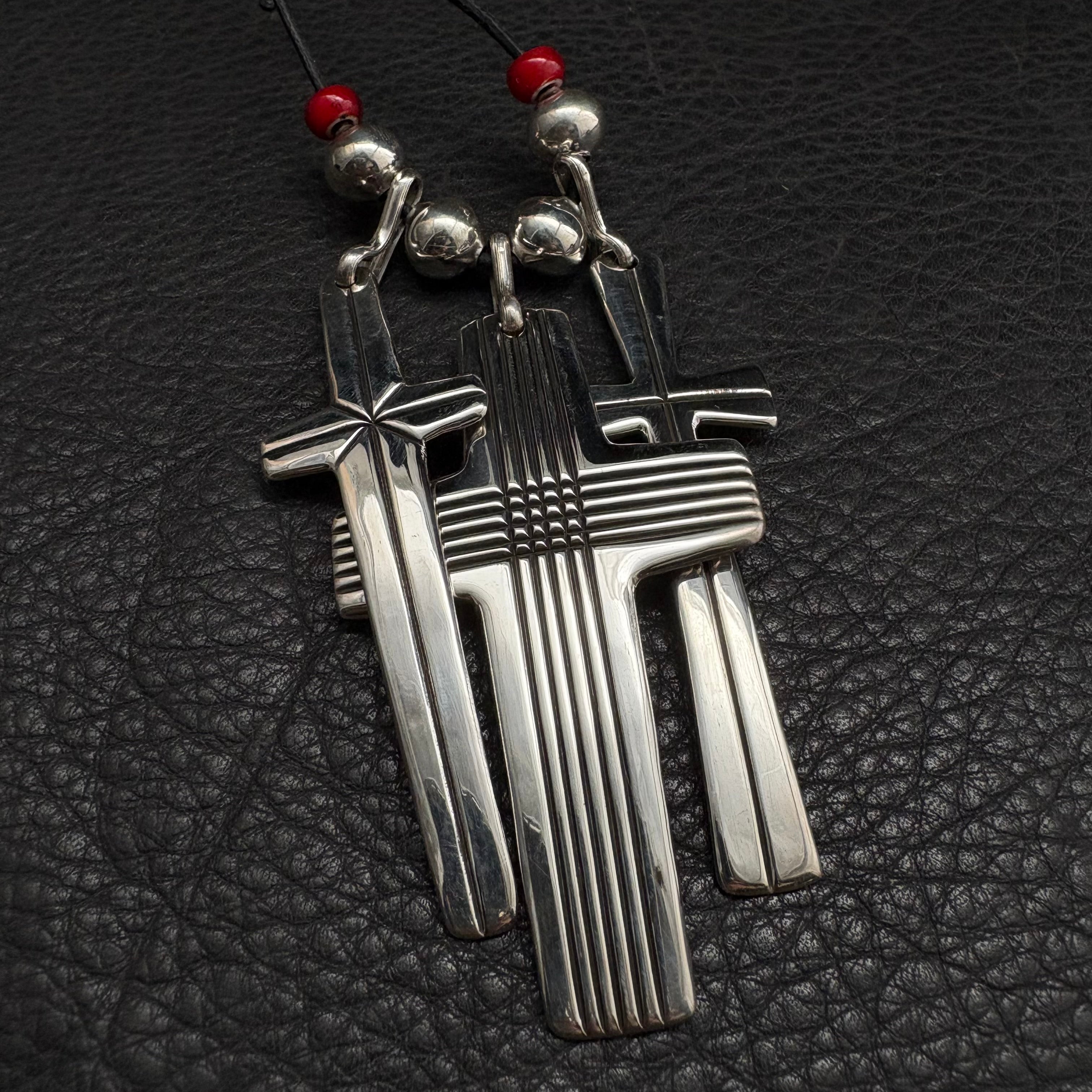 アクセサリー Cippy Crazy Horse / Triple Cross Pendant amp japan(アンプジャパン)通販 GOTHIC TOKYO(ゴシックトウキョウ)公式