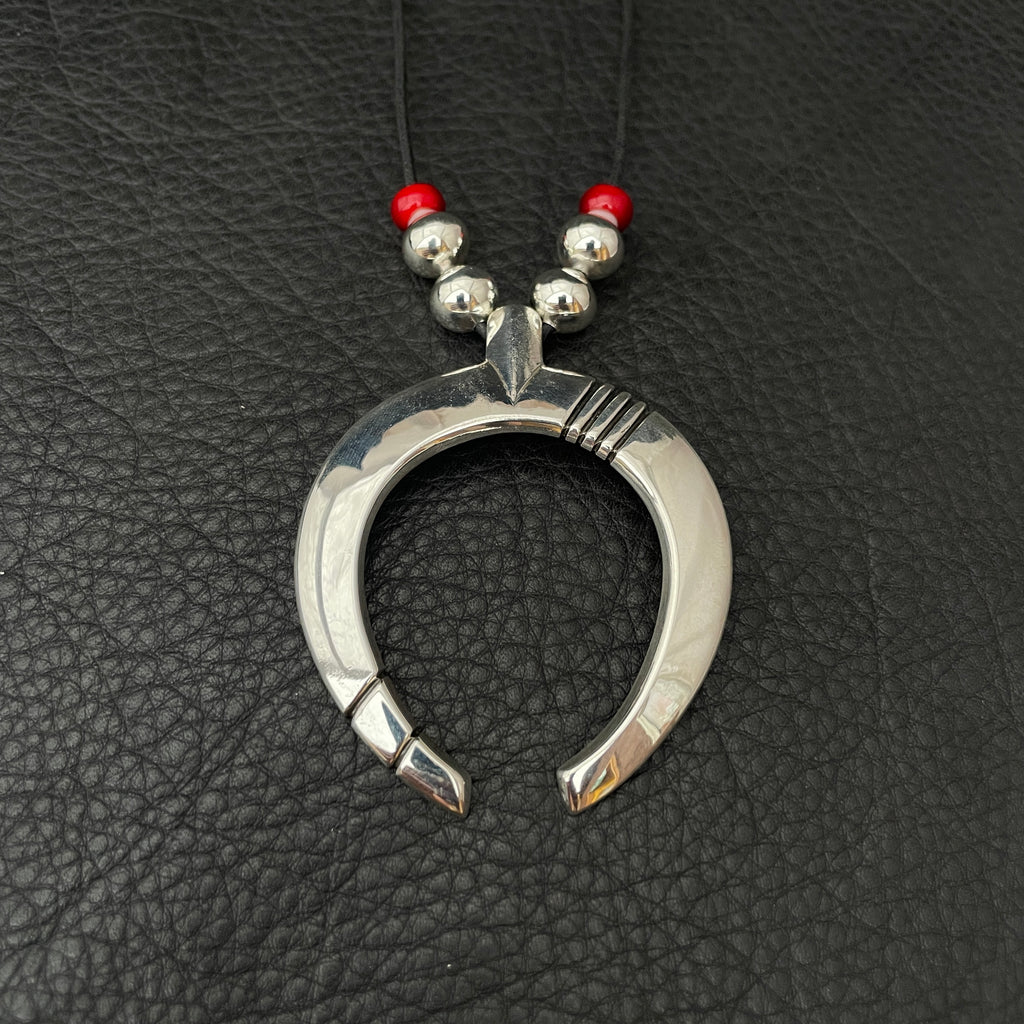 Naja Pendant