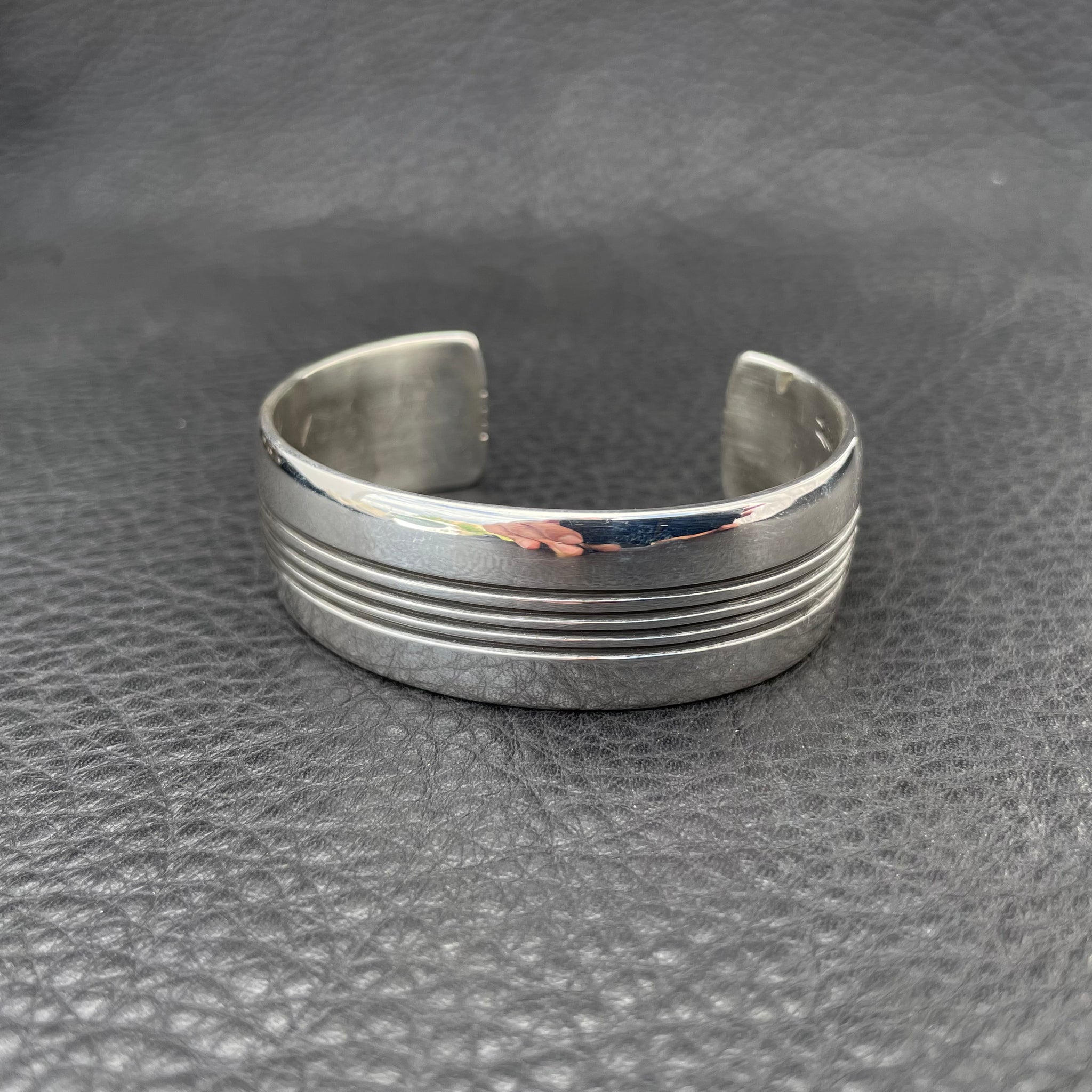 4-Line Cuff