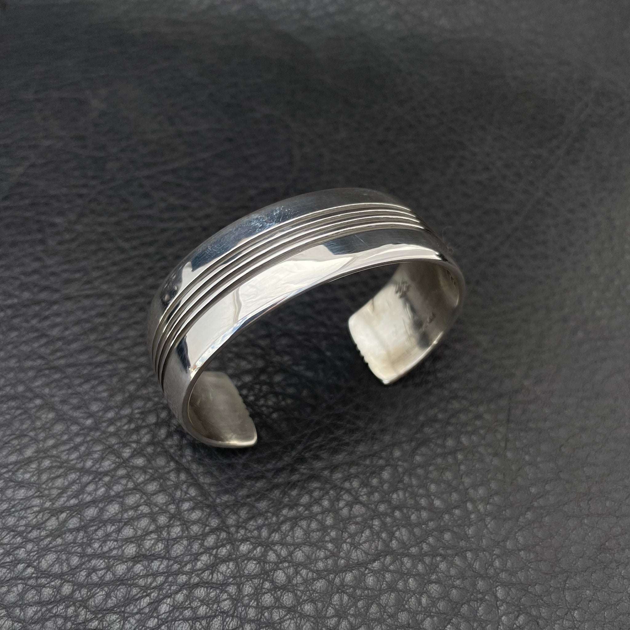 4-Line Cuff